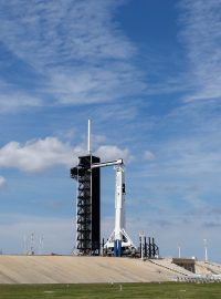 Soukromá společnost SpaceX ve čtvrtek potvrdila, že její nová loď pro přepravu posádek Crew Dragon byla při nedávném nezdařeném testu na zemi zničena