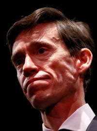 Ministr pro mezinárodní rozvoj Rory Stewart.