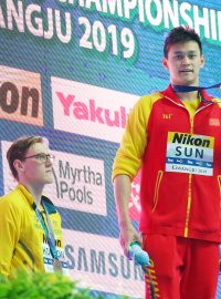 Australan Mack Horton se při ceremoniálu na mistrovství světa odmítl postavit na stupně vítězů po bok kontroverzního Číňana Sun Janga.