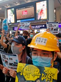 Protesty na hongkongském letišti.