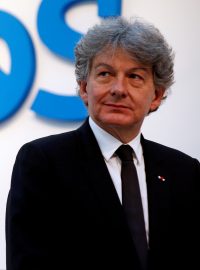 Francouzský a senegalský podnikatel a politik Thierry Breton, který působí jako evropský komisař pro vnitřní trh od roku 2019