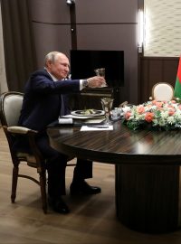 Ruský prezident Vladimir Putin se setkal s běloruským protějškem Alexandrem Lukašenkem