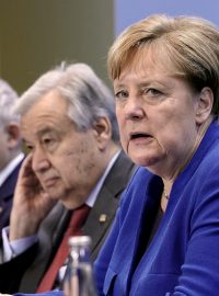 Zmocněnec Organizace spojených národů (OSN) pro Libyi Ghassan Salamé, generální tajemník OSN Antonio Guterres, německá kancléřka Angela Merkelová a německý ministr zahraničí Heiko Maas na berlínském kongresu k situaci v Libyi