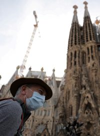 Obyvatelé ve Španělsku u katedrály Sagrada Familia