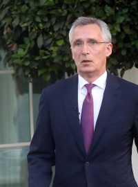 Generální tajemník NATO Jens Stoltenberg opouští Bílý dům