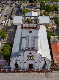 Sobotní zemětřesení o síle 7,2 stupně bylo v Americe druhé nejtragičtější za posledních 20 let.