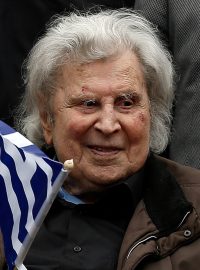 Mikis Theodorakis na archivním snímku z roku 2018