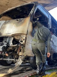 V centru Damašku exploze zcela zničila armádní autobus