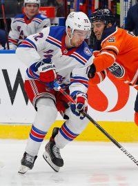 Filip Chytil proti Evanu Bouchardovi z Edmontonu