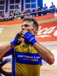 Mark Cavendish opouští dráhu v Gentu