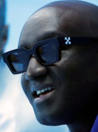 Designér Virgil Abloh na pánském Fashion Weeku v Paříži v lednu roku 2020