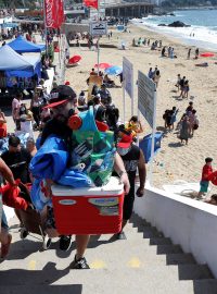 Kvůli vlnám způsobeným erupcí sopky na Tonze evakuovali pobřeží v Chile nebo Japonsku