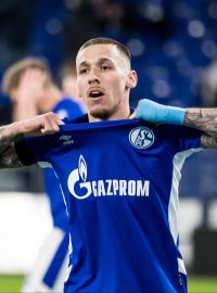 Fotbalový klub Schalke 04 má za jednoho z hlavních sponzorů největšího exportéra zemního plynu na světě - společnost Gazprom