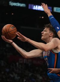 Vít Krejčí z Oklahomy proti Amiru Coffeymu z Clippers