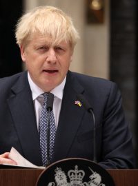 Boris Johnson promluvil před svým sídlem v Downing Street 10