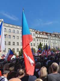 Podle policistů se na Václavském náměstí sešlo až 70 tisíc lidí