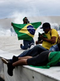 Příznivci exprezidenta Jaira Bolsonara se v hlavním městě Brasília střetli s policií