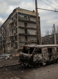 Většina Bachmutu je po měsících intenzivních bojů zcela zpustošena