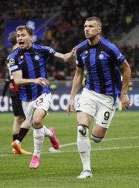 Inter Milán v semifinále Ligy mistrů poslal do vedení Edin Džeko a přispěli k vítězství 2:0 nad rivalem AC