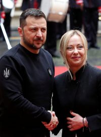 Ukrajinský prezident Volodymyr Zelenskyj a italská premiérka Giorgia Meloniová