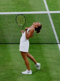 Podruhé v kariéře ovládla Barbora Strýcová Wimbledon ve čtyřhře. Znovu se radovala s parťačkou Hsieh Su-Wei