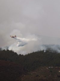 Hasicí letadlo nad Tenerife