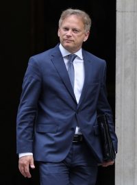 Shapps za poslední rok vedl už čtyři ministerstva - dopravy, vnitra, obchodu a energetické bezpečnosti