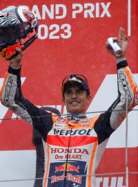 Marc Márquez slaví třetí místo na letošní Velké ceně Japonska