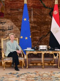 Egyptský prezident Abdal Fattáh Sísí s šéfkou Evropské komise Ursulou von der Leyenovou