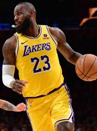 LeBron James se podílel na výhře Los Angeles 30 body