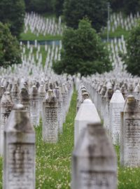 Náhrobky v památníku Srebrenica