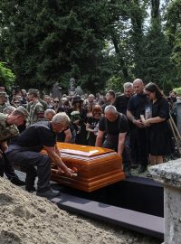 Pohřeb ukrajinské profesorky a političky Iryny Farionové, která byla v pátek smrtelně zraněna střelou neznámého muže na ulici ve Lvově 22. července 2024