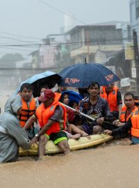 Tajfun si již vyžádal desítky životů na Filipínách i Tchaj-wanu
