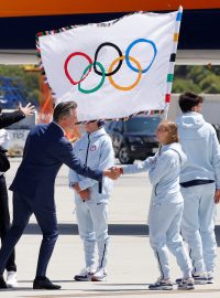 Vlajka olympijských her po 40 letech zpět v Los Angeles