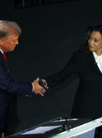 Kamala Harrisová a Donald Trump se poprvé utkali v prezidentské debatě