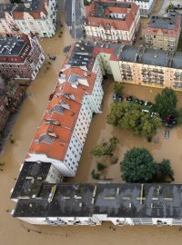 Letecký pohled na zaplavené polské město Nisa (16. září 2024)