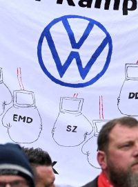 Stávkující pracovníci firmy Volkswagen