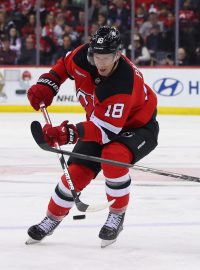 Hokejista Ondřej Palát v dresu New Jersey Devils