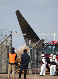 Letadlo v Jižní Koreji po nárazu do zdi explodovalo. Na místě zasahovaly všechny záchranářské složky