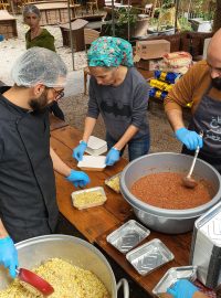 Svou restauraci ve Švýcarsku jsem úplně opustil, protože i když zítra nastane v Libanonu příměří, tak krize tady neskončí, říká Alí