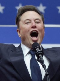 Elon Musk během oslav inagurace Donalda Trumpa