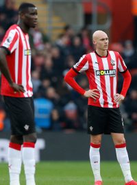 Fotbalisté anglického Southamptonu Paul Onuachu a Will Smallbone