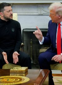 Americký prezident Donald Trump a jeho ukrajinský protějšek Volodymyr Zelenskyj