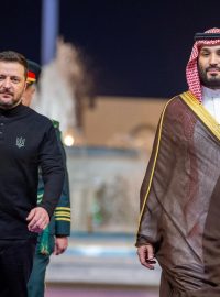 Ukrajinský prezident Volodymyr Zelenskyj a saúdský korunní princ Muhammad bin Salmán v pondělí jednali v Džiddě