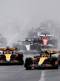 Velkou cenu Austrálie 2025 vyhrál pilot McLarenu Lando Norris