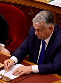 Maďarský premiér Viktor Orbán v maďarském parlamentu po hlasování o ústavních změnách zaměřených proti komunitě LGBTQ v Budapešti 14. dubna 2025