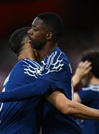 Fotbalisté Paris St. Germain v úvodním semifinále Ligy mistrů zvítězili na stadionu Arsenalu 1:0. Gól vstřelil ve čtvrté minutě Ousmane Dembélé