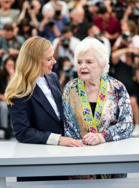 Scarlett Johanssonová a June Squibbová na filmovém festivalu v Cannes