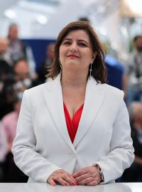 Režisérka Zuzana Kirchnerová během fotografování filmu Karavana v soutěži v kategorii Un Certain Regard na 78. ročníku filmového festivalu v Cannes 22. května 2025