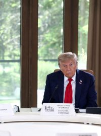 Americký prezident Donald Trump a kanadský premiér Mark Carney na summitu zemí G7, který se konal v červnu 2025 v Kananaskisu v Kanadě